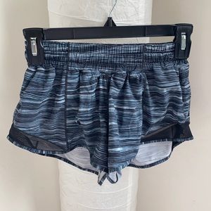 Lululemon Hotty Hot Low Rise 2.5”